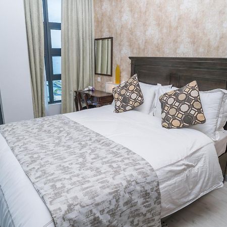 Petronella Suites Apartment @ Jesselton Quay Kota Kinabalu Bagian luar foto